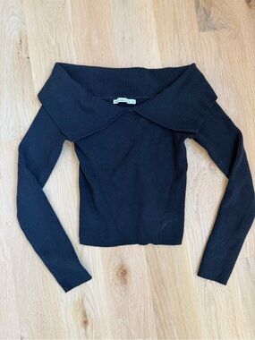 Abercrombie & Fitch Black Off-the-Shoulder Ribbed Sweater